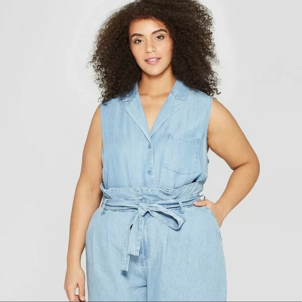 NWT XL sleeveless button chambray women’s top